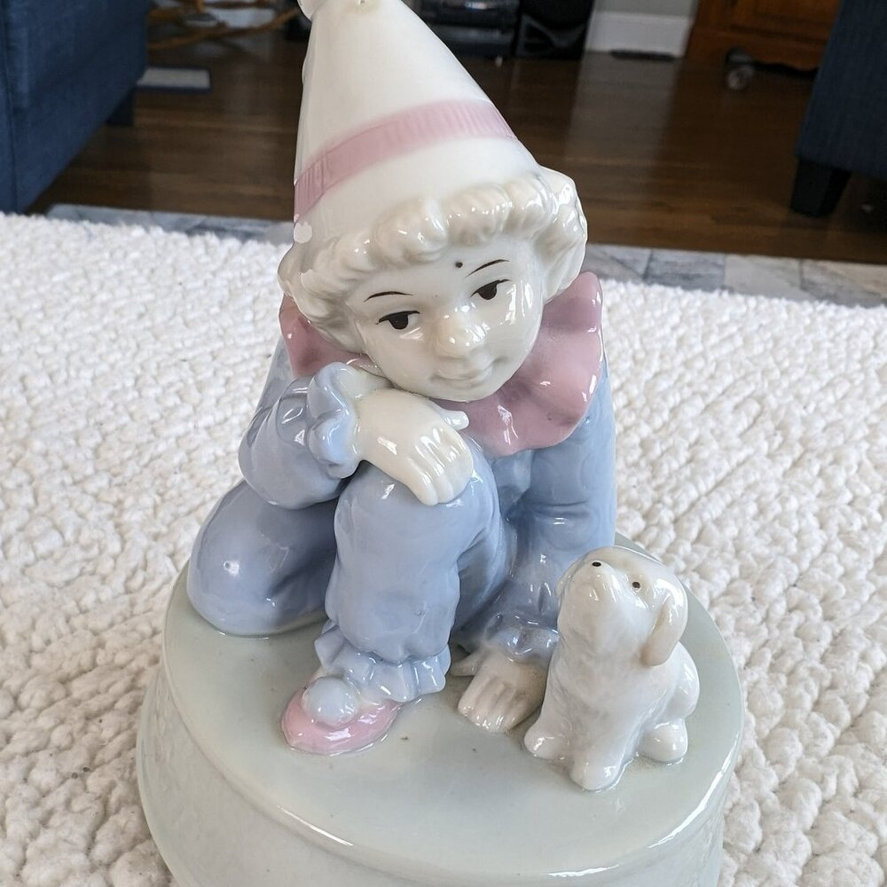 Vintage 7" Porcelain Clown/Puppy Music Box By Summit Collection Plays Cabaret.